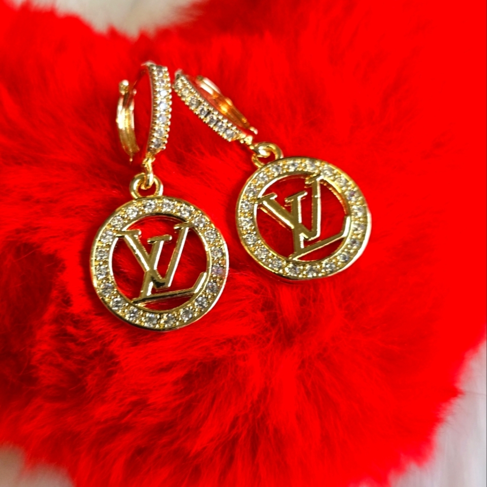 gold dangling earrings *new